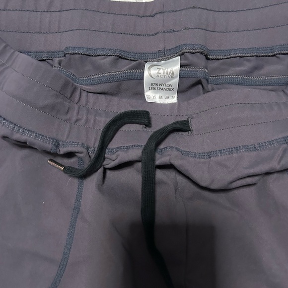 ZYIA grey cozy joggers Preworn in great condition. XXXL fit like a 14-16-18 - Picture 2 of 7